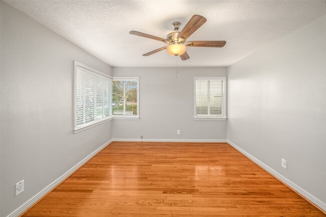 Building Photo - 3107 Prescott St