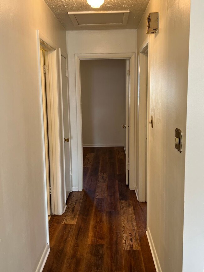 Building Photo - 2 Bedroom (Ellettsville) Available September 2026 for $1,230 (All Utilities Paid by Owner!)