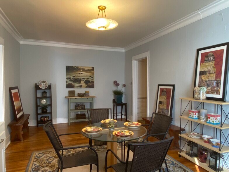 Building Photo - 5614 N Wayne Ave