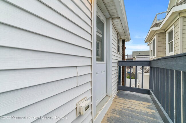 Building Photo - 171A Beachfront-