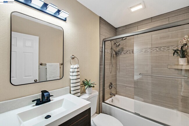 Building Photo - 238 Arbor Valley Dr