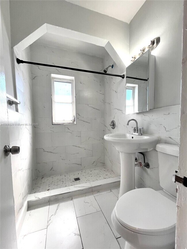 Building Photo - 3490 SW 9th St