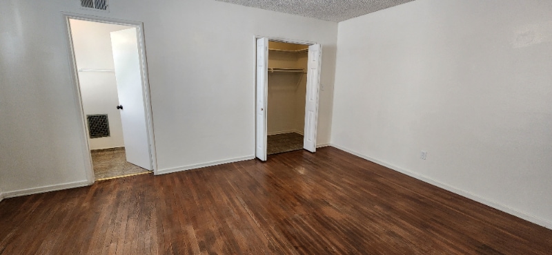 Building Photo - 8315 Clinton Ave