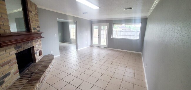 Primary Photo - 11315 Lands End Cir