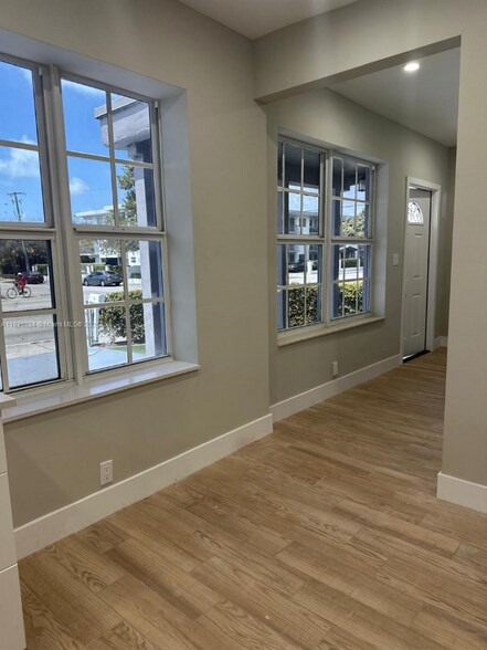Building Photo - 3095 W Flagler St
