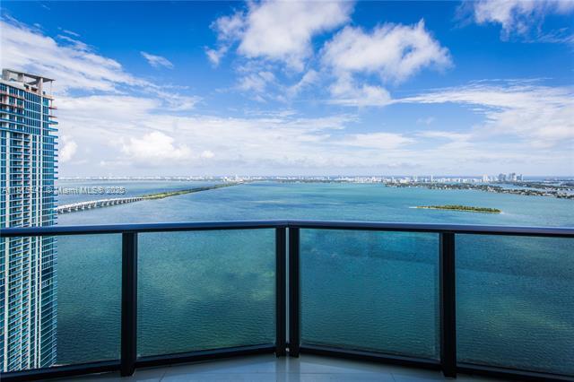 Building Photo - 460 NE 28th St