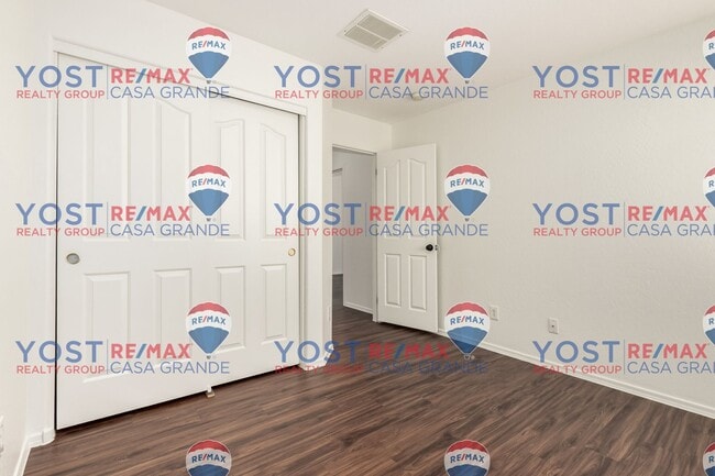 Building Photo - Beautiful home with Solar Panels in Maricopa!