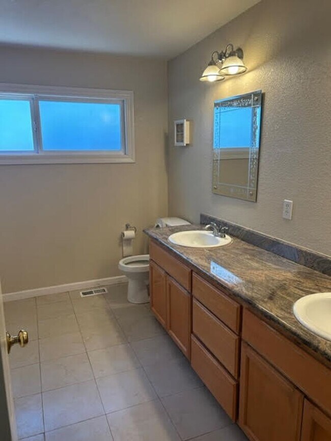 Building Photo - Beautiful Home with multiple upgrades!