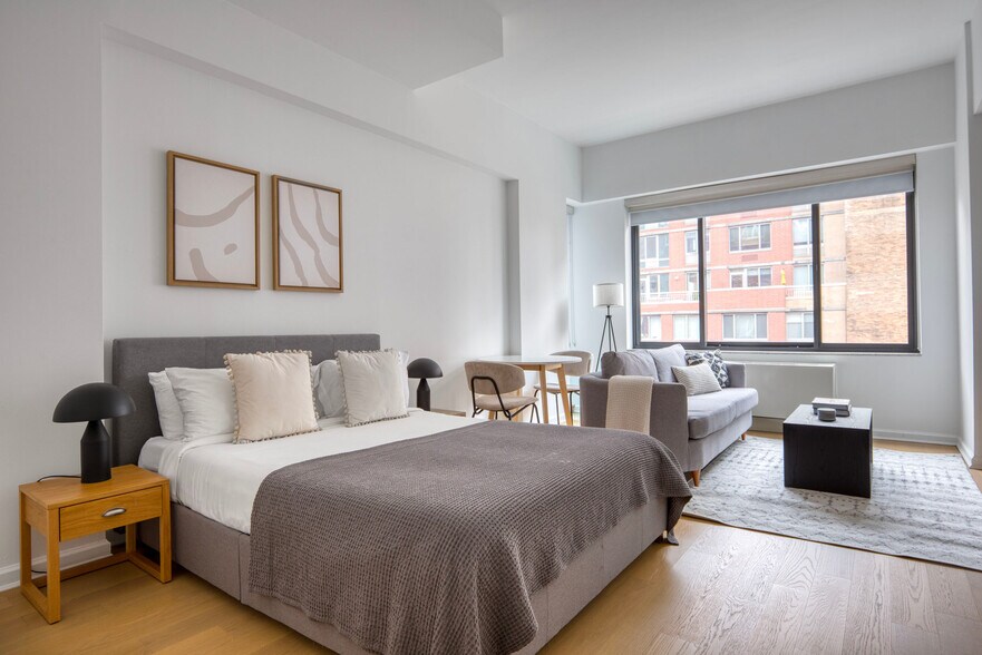 Building Photo - 535 W 23 St