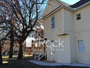 Building Photo - 328 N Philadelphia Ave