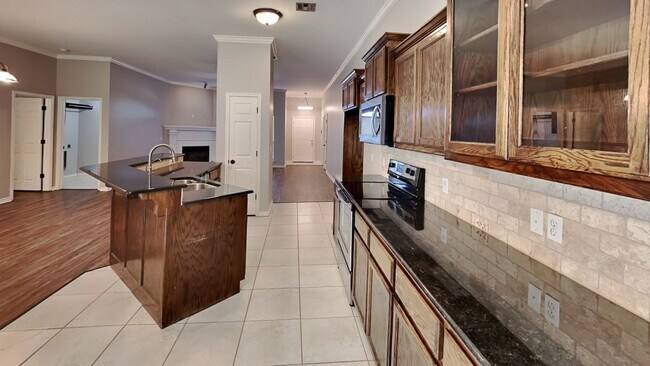 Building Photo - Luxury 4 Bedroom 2 Bathroom Home in Deer C...