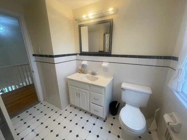Building Photo - 20 Broadfield Rd