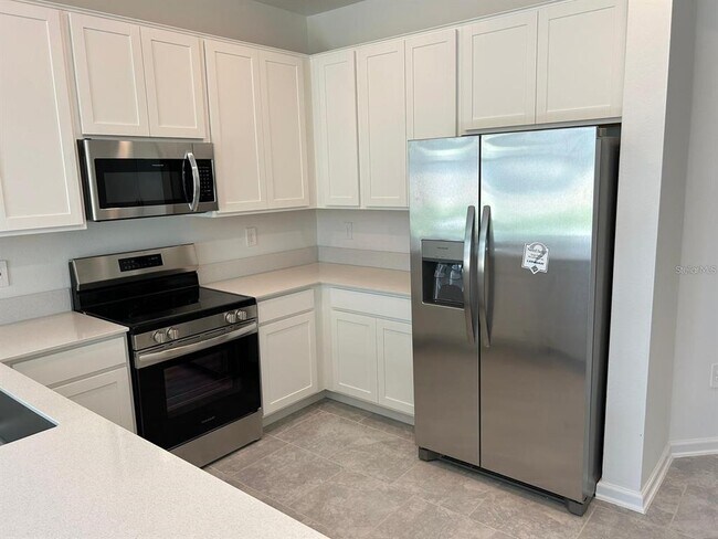 Building Photo - 3350 Laurent Lp