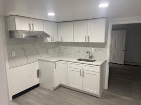 Building Photo - 25 Bonnybill Dr