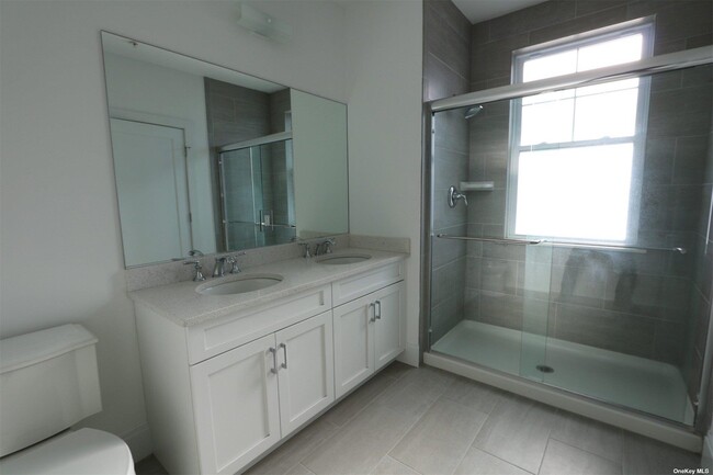 Building Photo - 516 Marina Pointe Dr