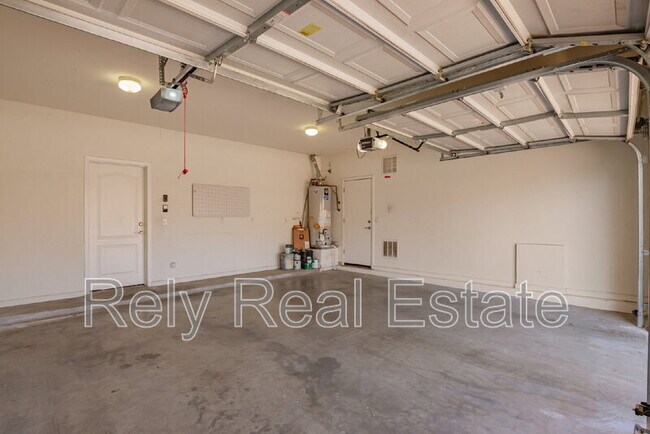 Building Photo - 13550 W Cypress St