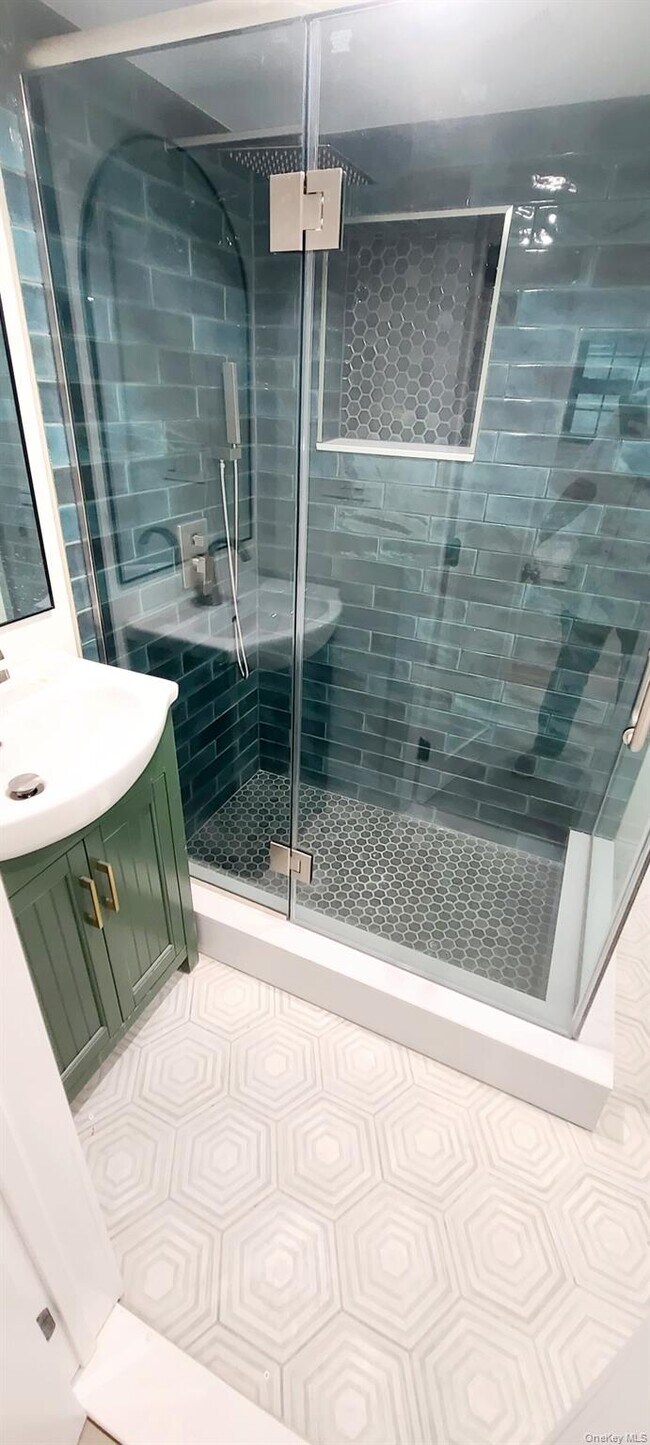 Building Photo - 88-37 62nd Dr