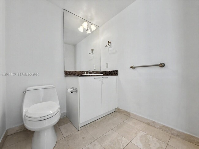Building Photo - 17555 Collins Ave