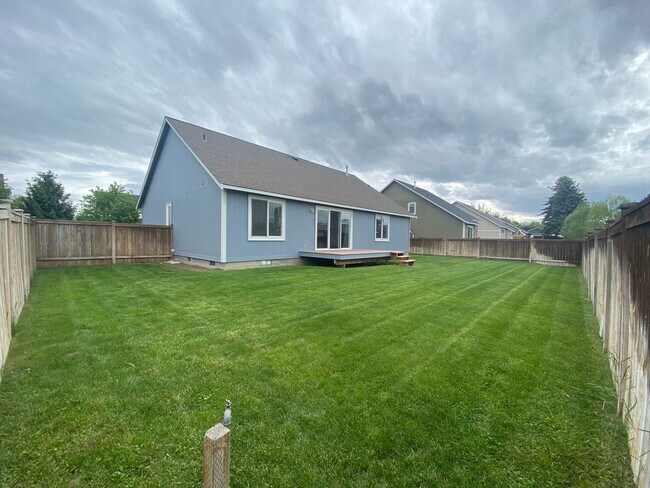 Building Photo - Nice 3 Bed, 2 Bath Home!