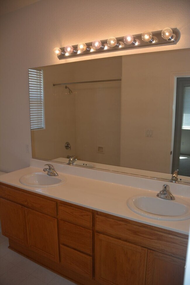 Building Photo - Antioch Dallas Ranch/Lone Tree area 4 bedroom, 3 bath home for rent