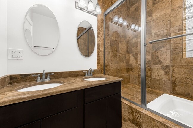 Building Photo - Portage Park 3-Bedroom Gem with Laundry In...