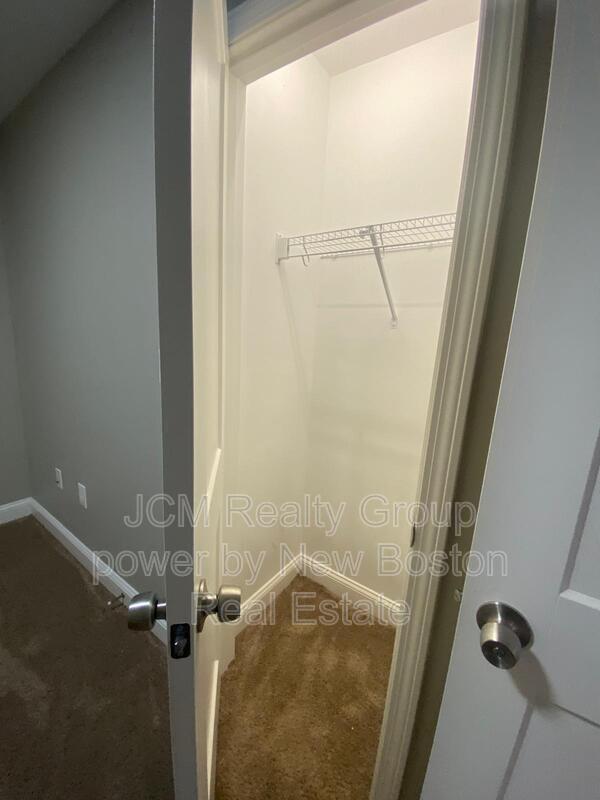 Building Photo - 67 Shepard St