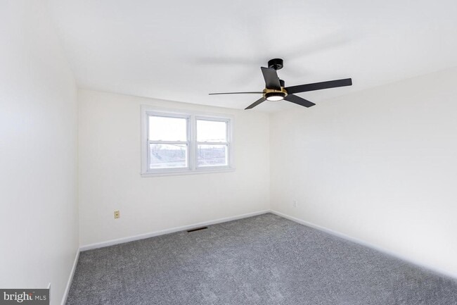 Building Photo - 1117 Circle Dr