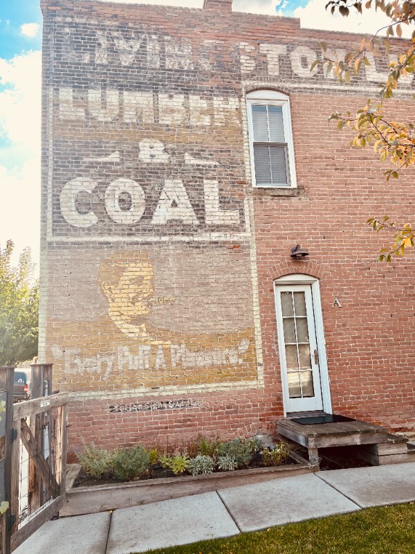 Building Photo - 214 S 2nd St