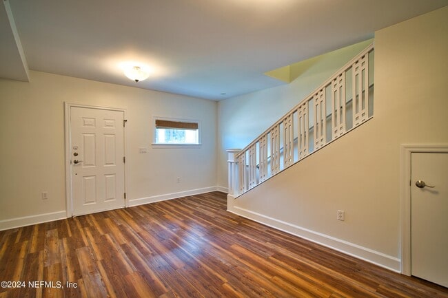 Building Photo - 525 3rd St N