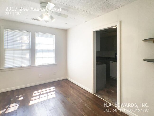 Building Photo - 2917 2nd E Ave