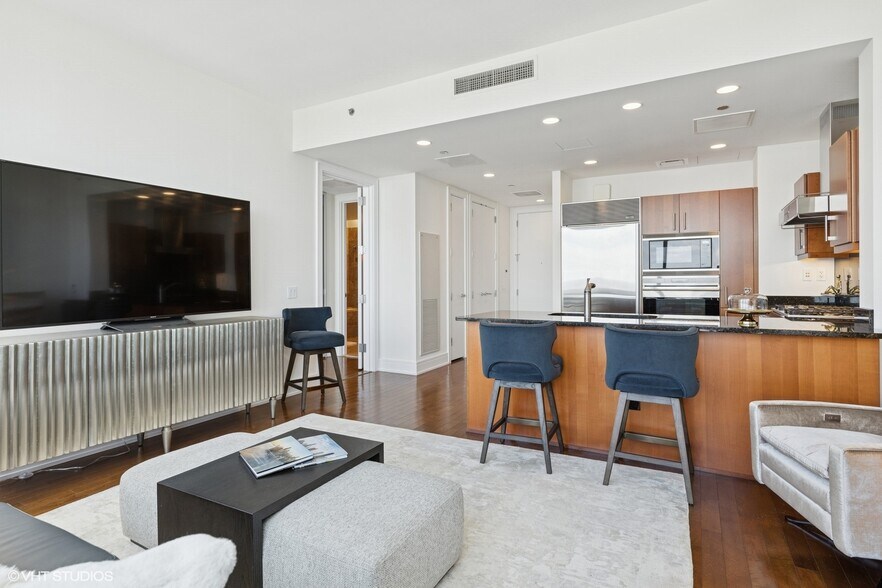 Building Photo - 401 N Wabash Ave