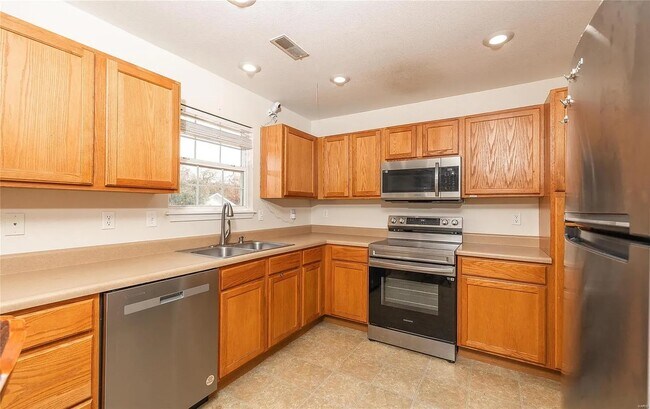 Kitchen - 15845 Tamarack Ln