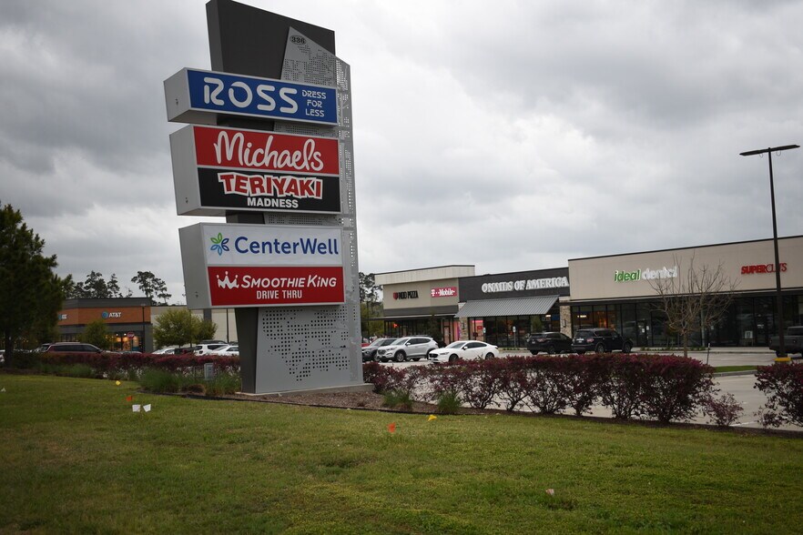 Available shopping within walking distance - 214 Skybranch Ct