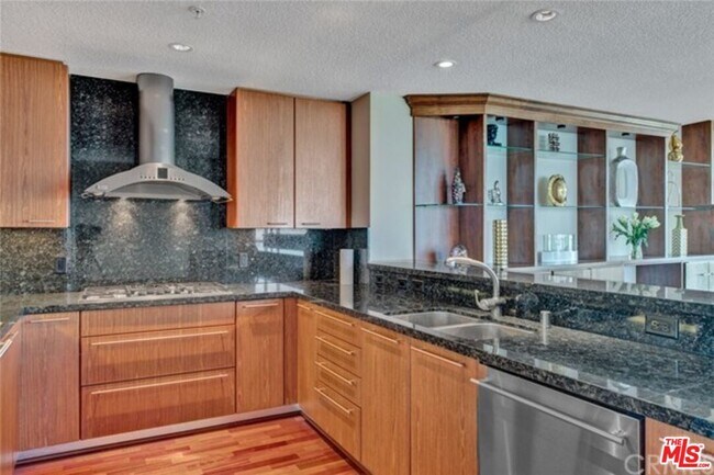 Building Photo - 3141 Michelson Dr