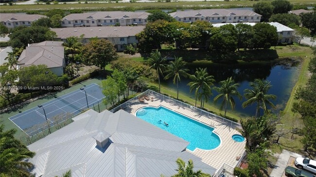 Building Photo - 1109 Lucaya Dr