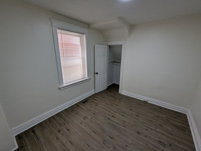 Building Photo - 5120 Lexington Ave