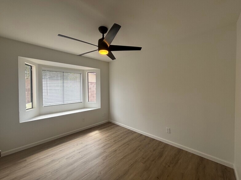 Building Photo - 9940 E Gray Hawk Dr