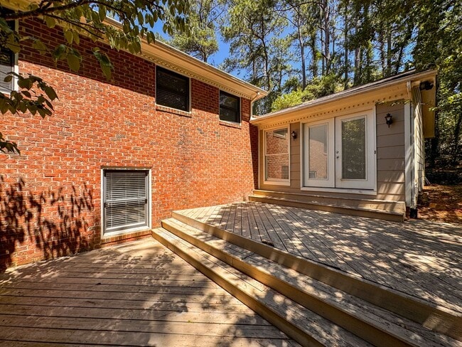 Building Photo - Beautiful Tri Level Home in Vanstory Hills