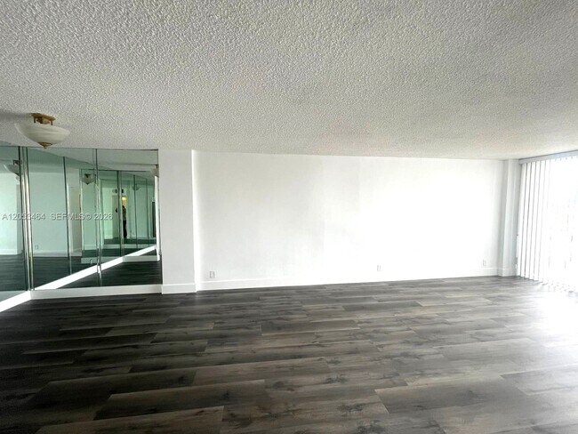 Building Photo - 2450 NE 135th St