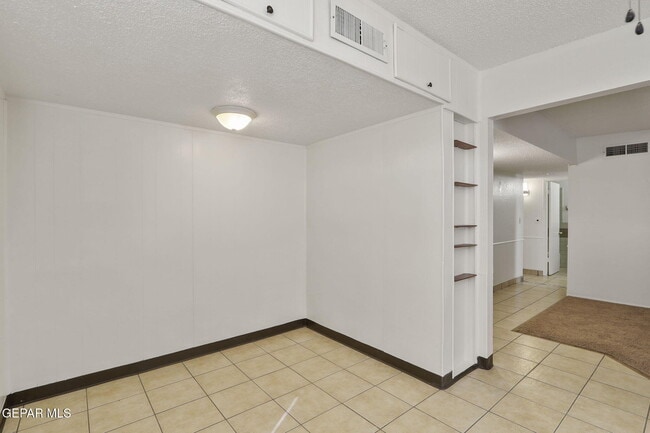 Building Photo - 5440 Viceroy Dr