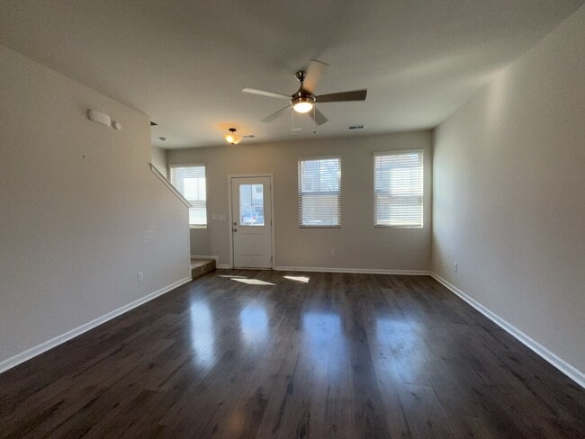 Building Photo - 1012 Berry Patch Cir