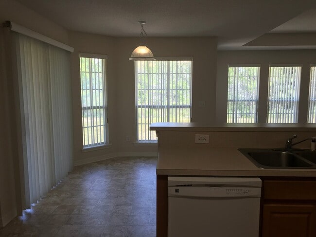 Building Photo - 2642 Hidden Creek Dr