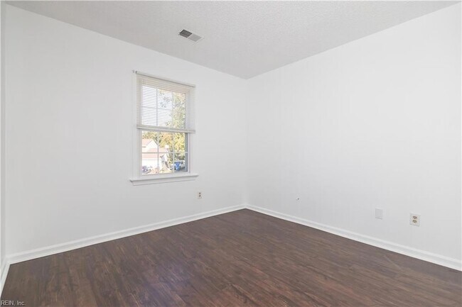 Building Photo - 908 Vincent Ct