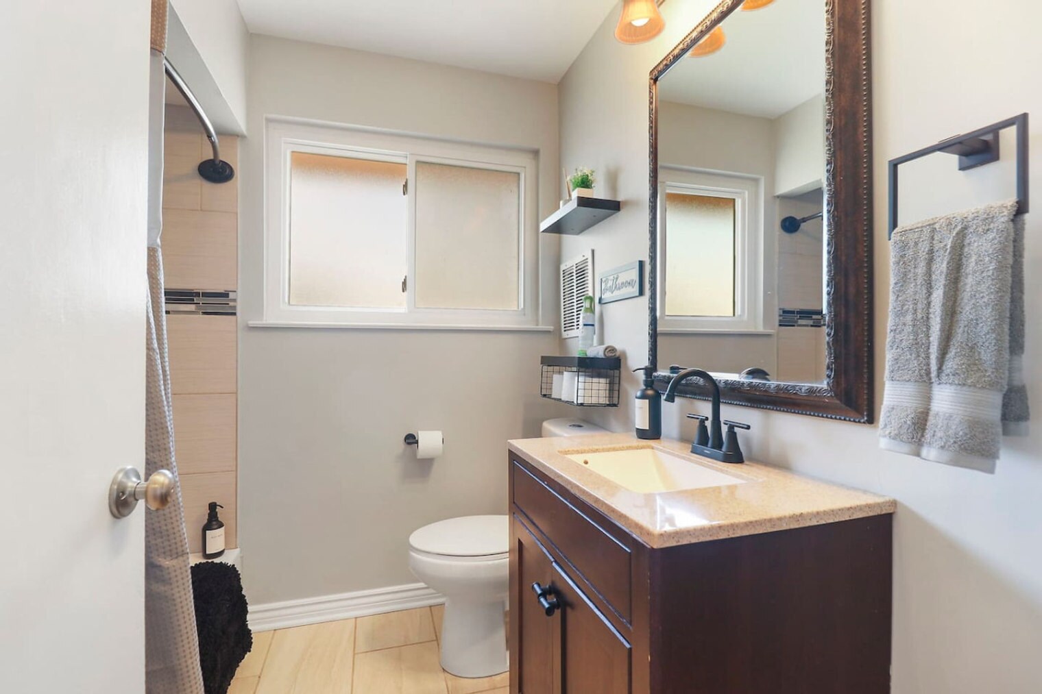 Building Photo - 207 N Beverly St