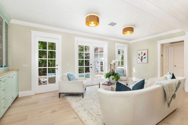 Building Photo - 142 Seabreeze Ave