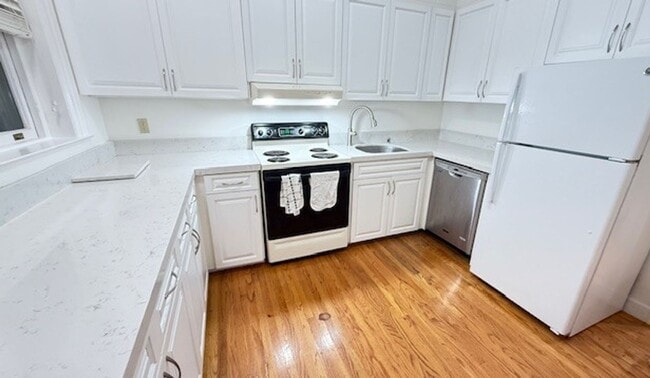 Building Photo - 635 Mason St