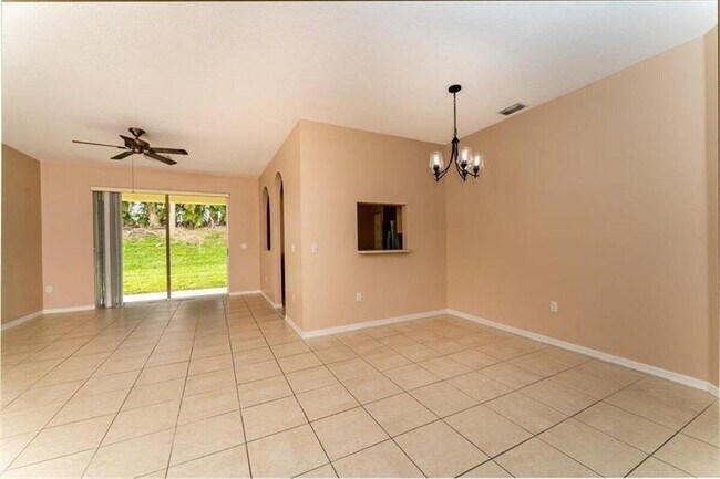 Building Photo - 806 SW Rocky Bayou Terrace