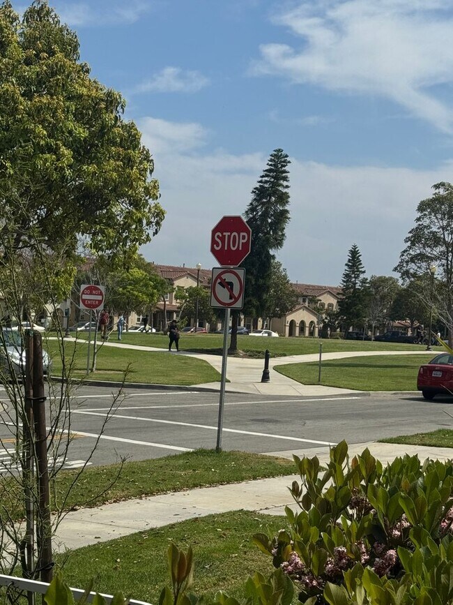 Building Photo - Riverpark Community