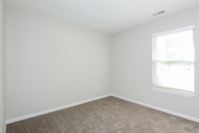 Building Photo - 791 Helm Dr