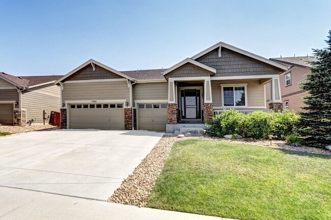 Primary Photo - Location! Villages at Castle Rock 3bed/2.5...